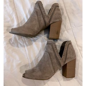 Perfect Pep Toe Booties!